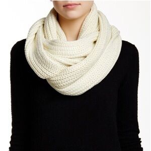 J. Crew Women's Ivory Ribbed Cable Knit Infinity Scarf Lambs Wool Cashmere Blend